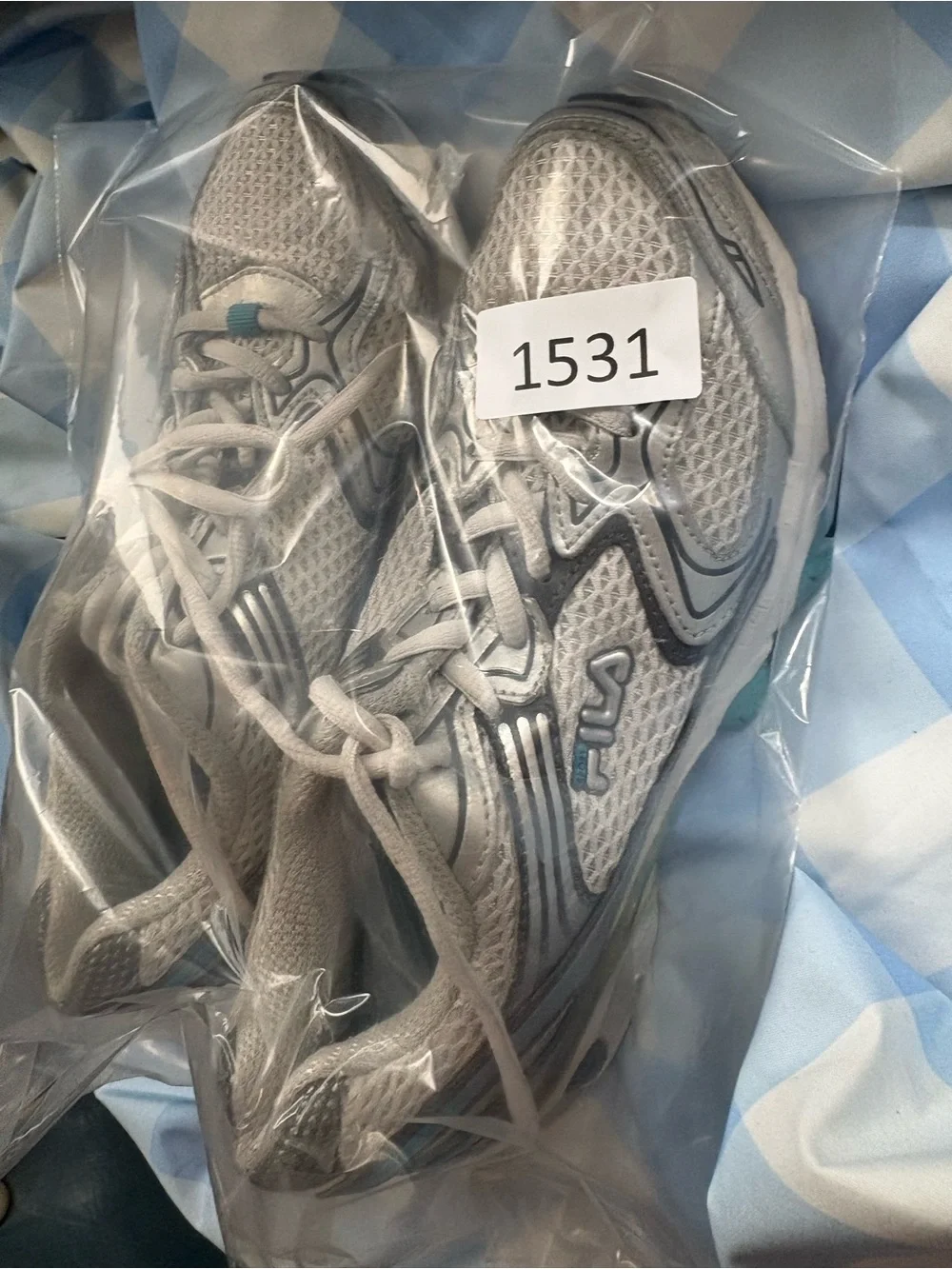 Women’s Fila Leather Silver, White & Teal Athletic Shoes.Light-Weight MultiSport